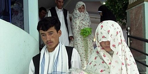 يک مجلس برای پنجاه عروس و داماد