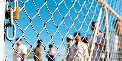 رژيم مافیایی کرزی خارج از افغانستان نیز بلای جان مردم می شود