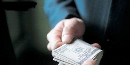 رشوه و فساد اداری در دستگاه جاری حاکمه افغانستان