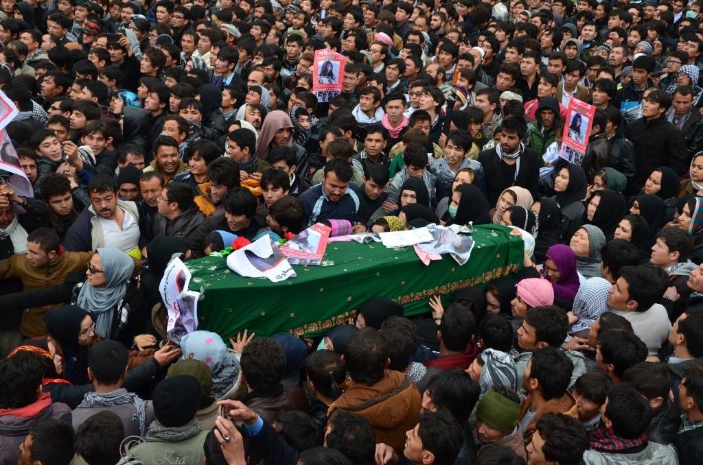 کشتار جمعی هزاره ها، هزینه ی دمکراسی 