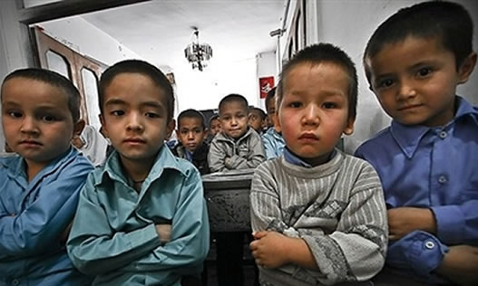 در حال حاضر ۳۴۰ هزار دانشآموز اتباع سایر کشورها، از جمله افغانستان و عراق در مدارس جمهوری اسلامی مشغول به تحصیل هستند.